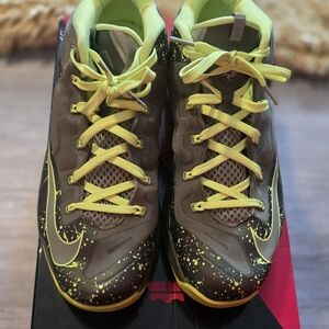 Nike LeBron XI Low Sneakers